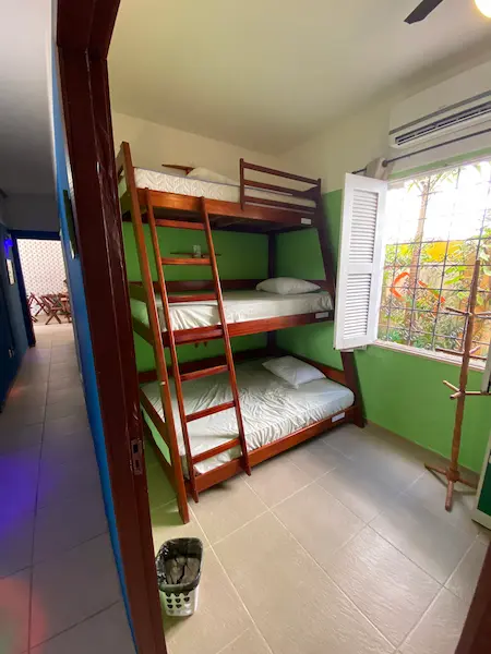2022-05-17 Hostel Dormitorio 106- 0008