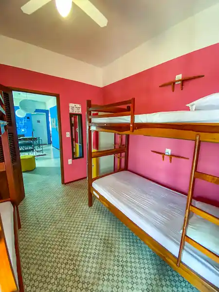 2022-05-19 Hostel Dormitorio 201 - 0009_edited