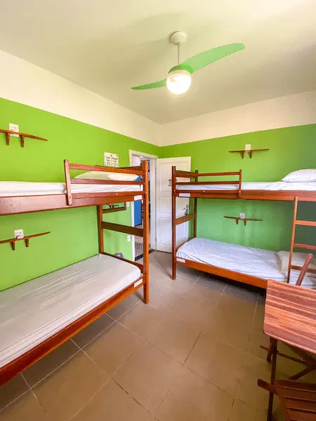 2023-03-25 Hostel Dormitorio 204 - 0001_edited