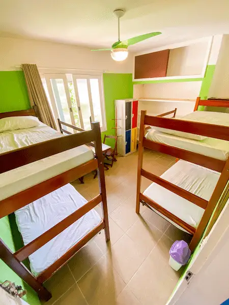 2023-03-25 Hostel Dormitorio 204 - 0006_edited