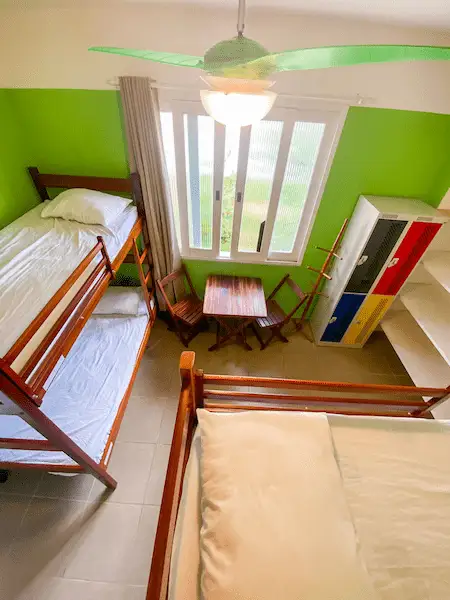 2023-03-25 Hostel Dormitorio 204 - 0009_edited