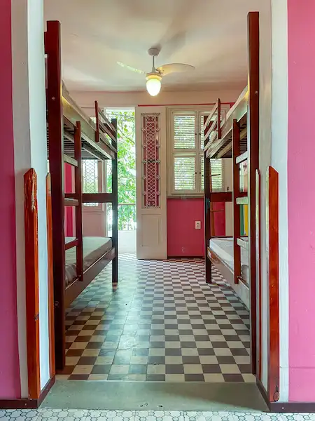 2023-10-06 Hostel Quarto201 - 0001_edited
