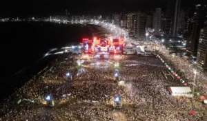 Foto da Praia de Iracema em Fortaleza no Reveillon perto do Refugio Hostel Fortaleza & Pousada